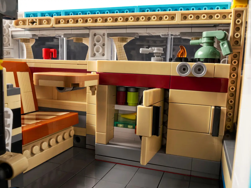 LEGO® ICONS 10279 - Volkswagen T2 Camper Van – 5. kép