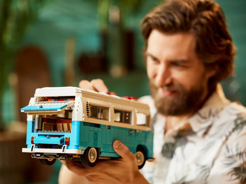 LEGO® ICONS 10279 - Volkswagen T2 Camper Van – 7. kép