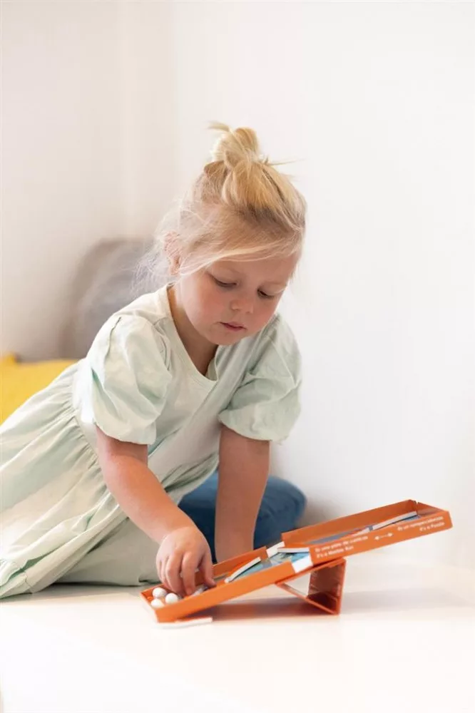 2 az 1-ben mágneses puzzle és golyófuttató játék, dinós Scratch Europe alternatív kép 3