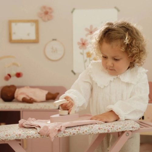 Little Dutch vasalódeszka vasalóval