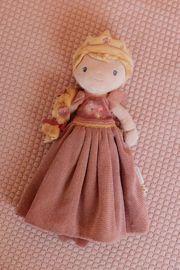 Little Dutch Julia hercegnő baba - 35 cm – alternatív kép 2