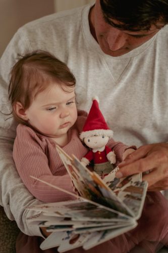 Little Dutch karácsonyi könyv Jim babával