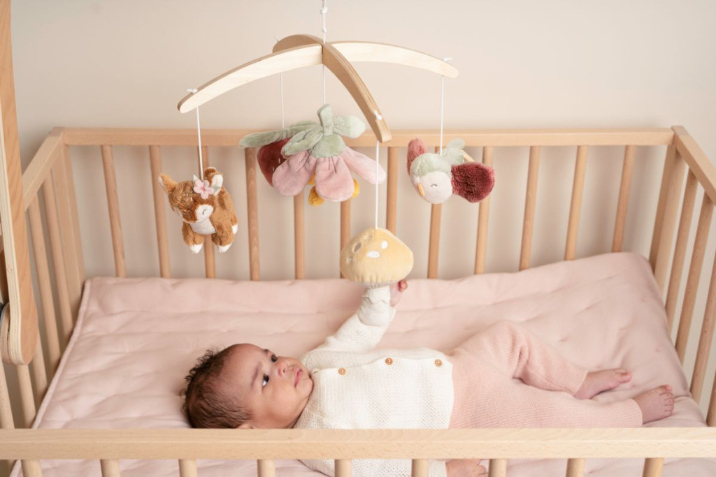 Little Dutch zenélő körforgó natúr fa vázzal - Fairy Garden – alternatív kép 3