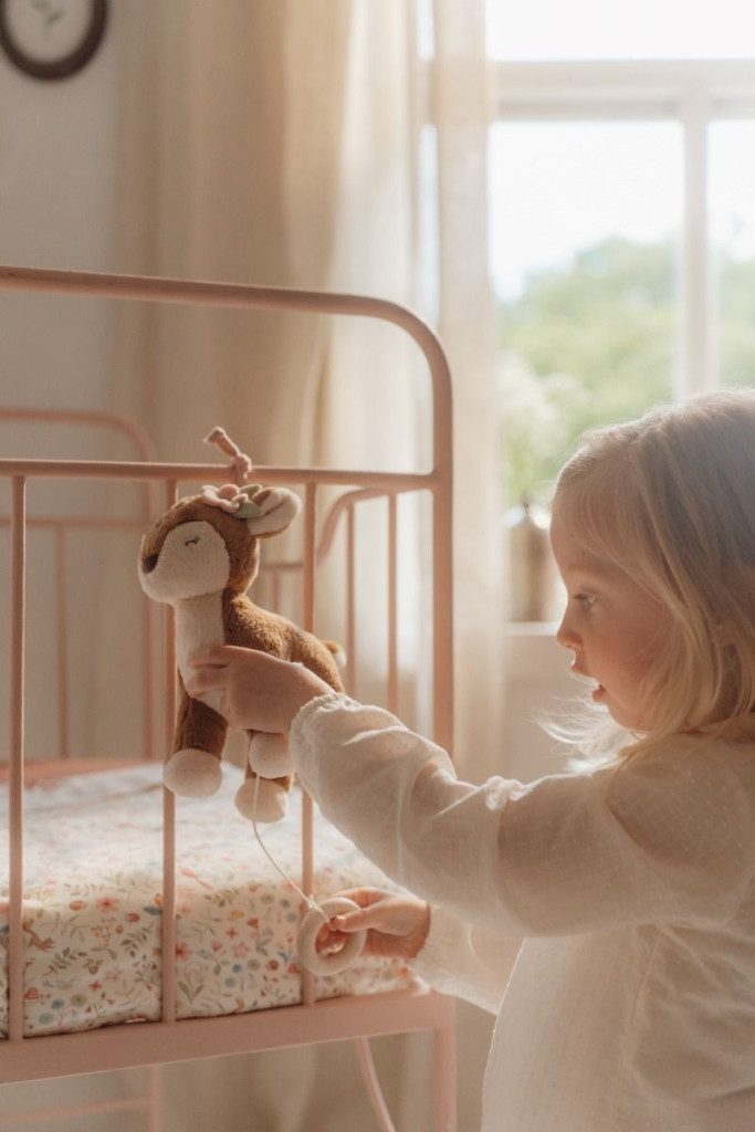 Little Dutch felhúzható zenélő őzike - Fairy Garden – alternatív kép 2
