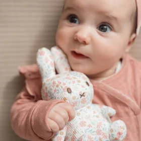   Little Dutch Miffy nyuszi 15 cm teljes felületén mintás - Lucky Blossom