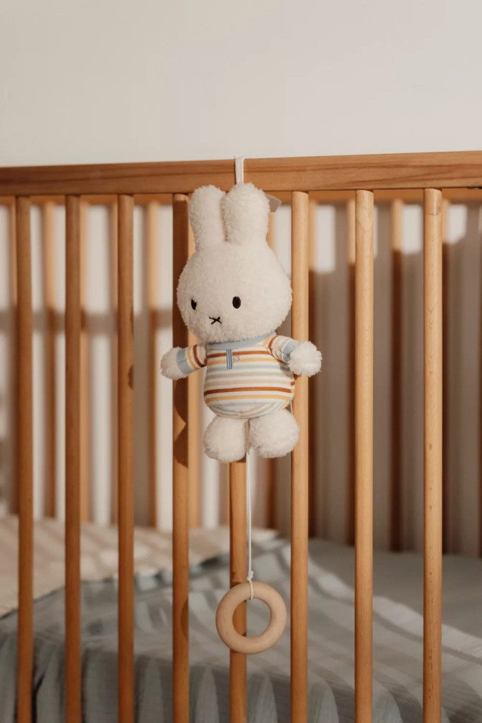 Little Dutch miffy felhúzható zenélő babajáték - vintage csíkos – alternatív kép 3