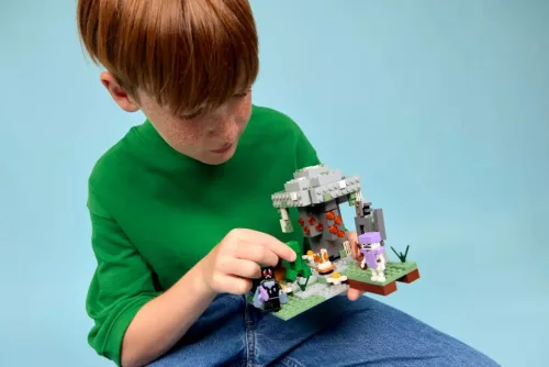 LEGO® Minecraft® - 21586 -  A sápadtkert 