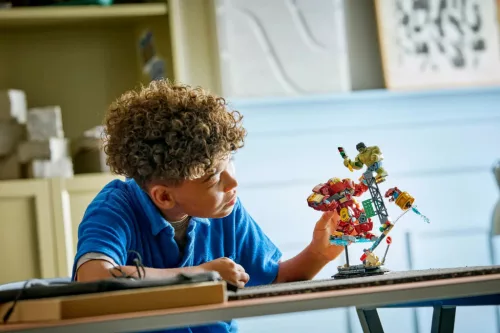 LEGO® Marvel - 76343 - Hulkbuster és Hulk óriási csatája 