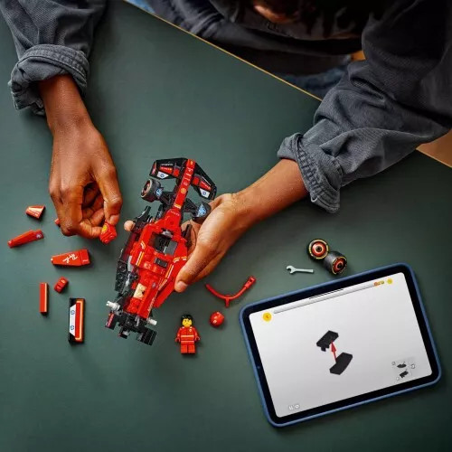 LEGO Speed Champions Ferrari SF-24 F1 alternatív kép 2