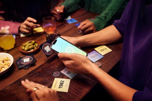 Hitster magyar verzió - társasjáték 130 magyar slágerrel