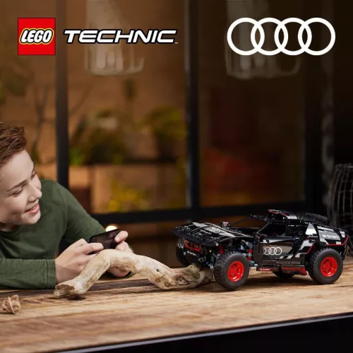 LEGO 42160 Technic Audi RS Q e-tron távirányítható rallyautó
