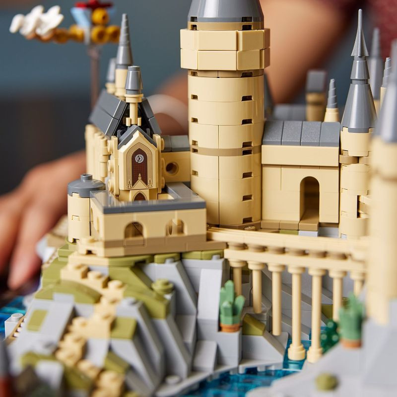 LEGO 76419 Harry Potter A Roxfort kastély és környéke – alternatív kép 2