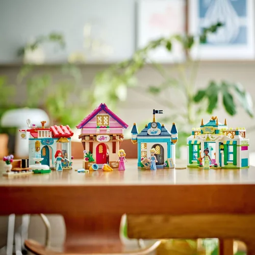 LEGO 43246 Disney Princess Disney hercegnők piactéri kalandjai