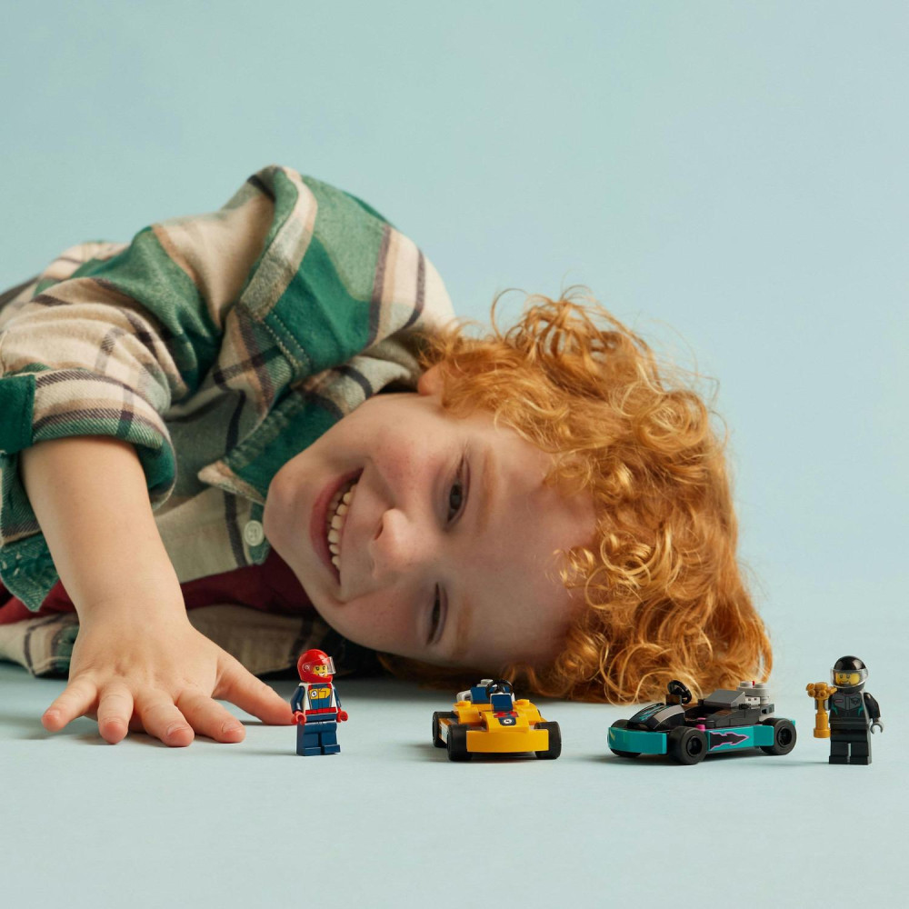 LEGO 60400 City Gokartok és versenypilóták – alternatív kép 3