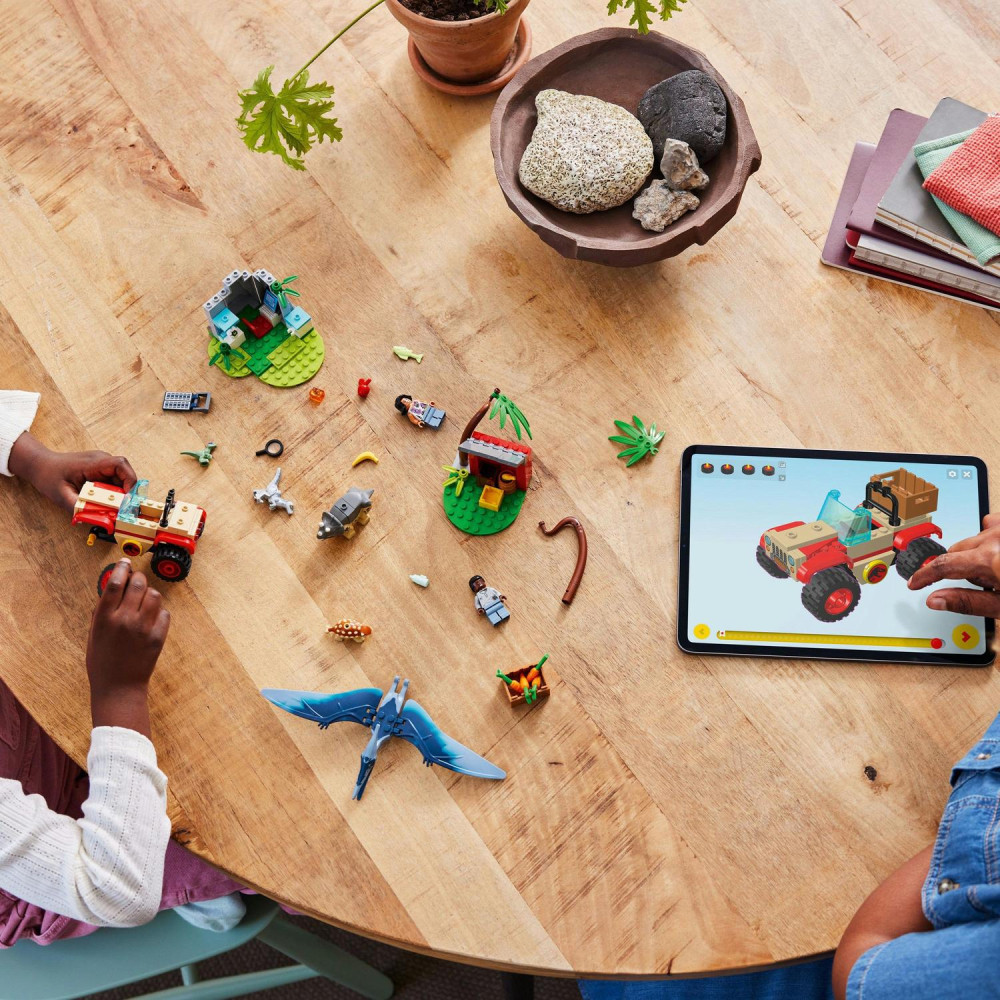 LEGO 76963 Jurassic World Kis dínók mentőközpont – alternatív kép 3