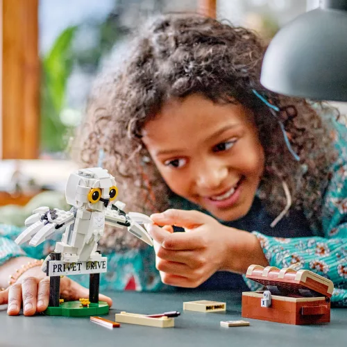 LEGO 76425 Harry Potter Hedvig a Privet Drive 4-ben