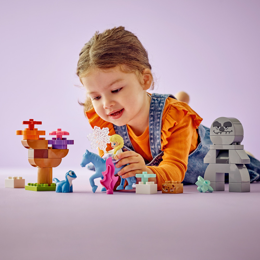 LEGO 10418 DUPLO Elsa és Bruni az elvarázsolt erdőben – alternatív kép 2