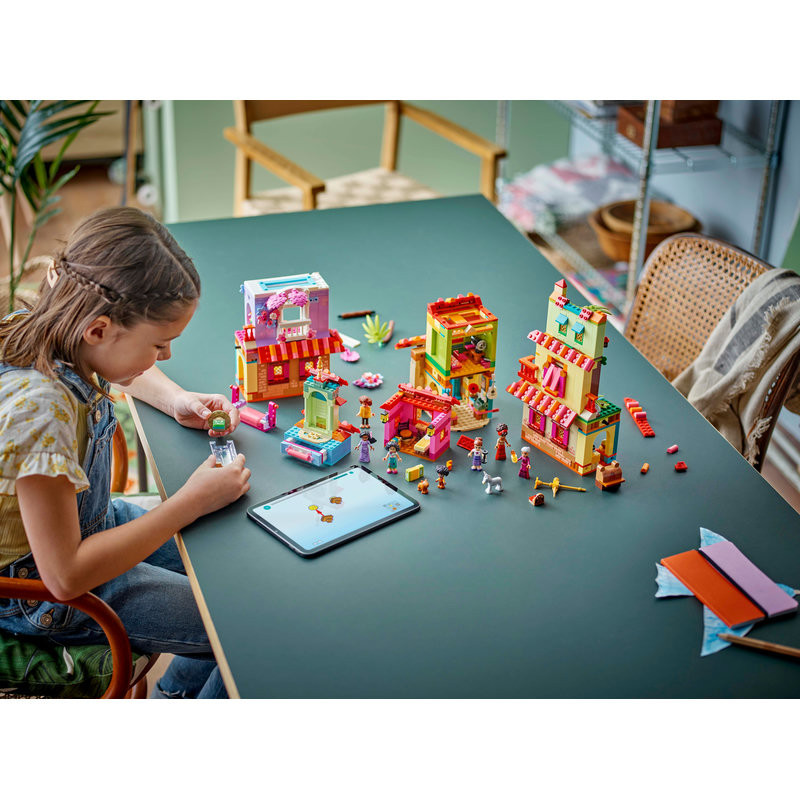 LEGO 43245 Disney A varázslatos Madrigal ház – alternatív kép 3