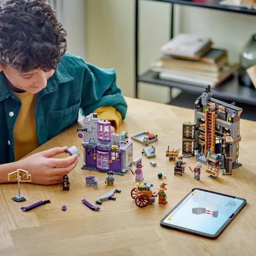 LEGO 76439 Harry Potter Ollivander és Madam Malkin talárszabászata, 6–8 év, Többszínű