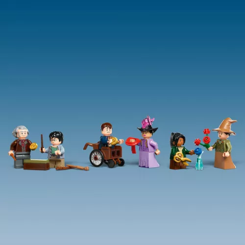 LEGO 76439 Harry Potter Ollivander és Madam Malkin talárszabászata, 6–8 év, Többszínű