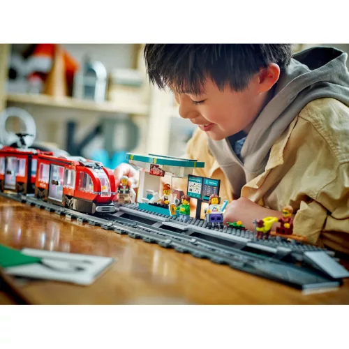 LEGO 60423 City Belvárosi villamos és megálló
