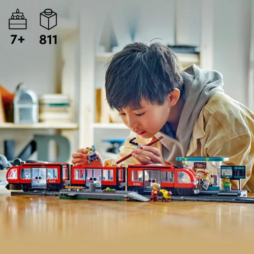 LEGO 60423 City Belvárosi villamos és megálló