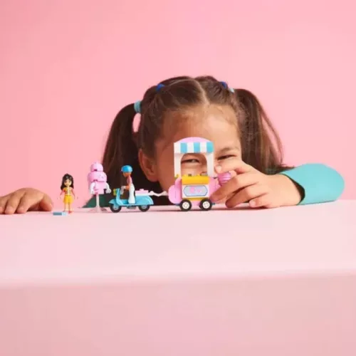 LEGO 42643 Friends Vattacukorárus pult és robogó