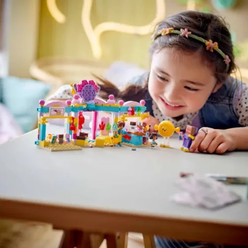 LEGO 42649 Friends Heartlake City édességbolt