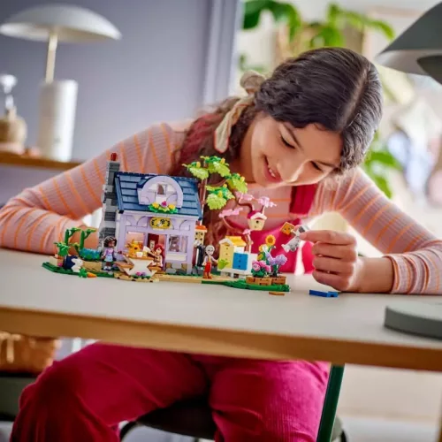 LEGO 42669 Friends Méhészek háza és virágoskert