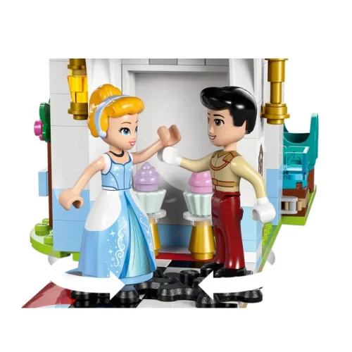 LEGO 43275 Disney Princess Hamupipőke kastélya és hintója