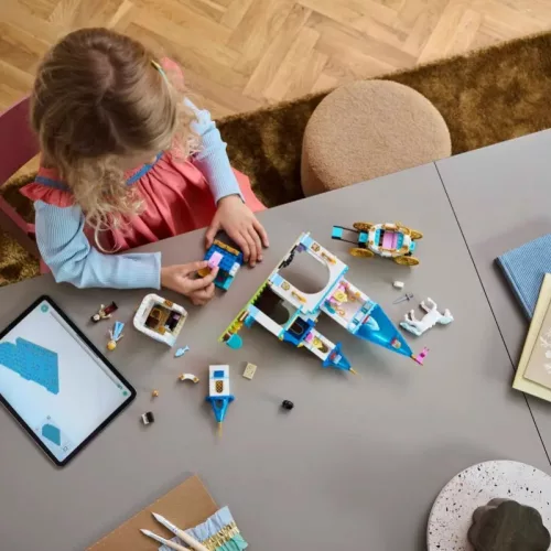 LEGO 43275 Disney Princess Hamupipőke kastélya és hintója