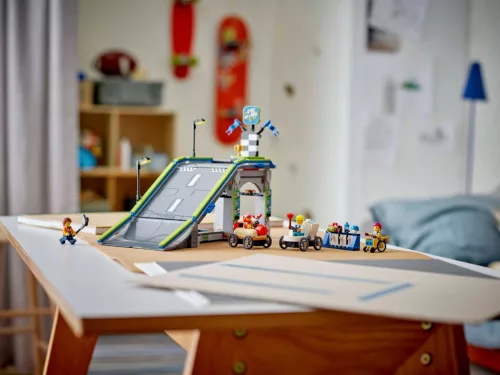 LEGO 60460 City Határok nélkül: versenypálya rámpákkal