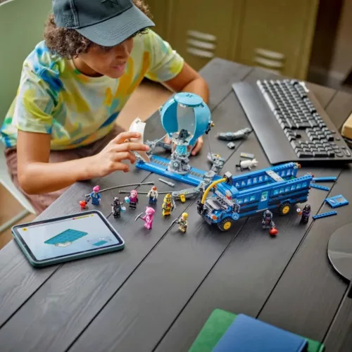 LEGO 77073 Fortnite Battle Bus