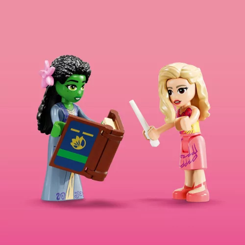 LEGO 75683 Wicked Glinda és Elphaba kollégiumi szobája