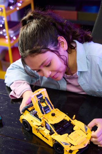 LEGO 42205 Technic Chevrolet Corvette Stingray