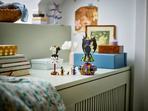 LEGO 43262 Disney Demóna és Szörnyella de Frász ruhái