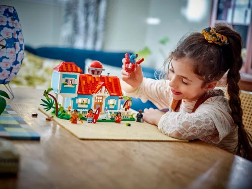 LEGO 43268 Disney Lilo és Stitch tengerparti háza