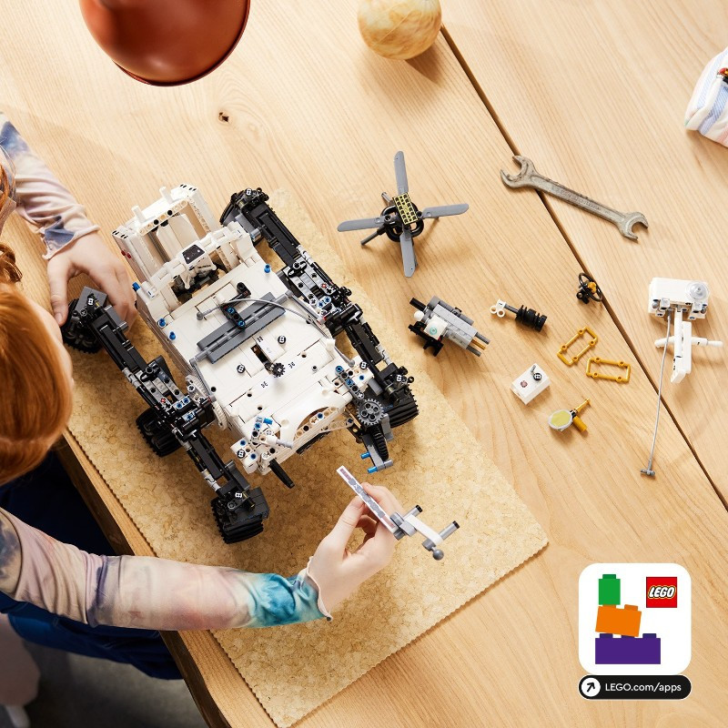 LEGO 42158 Technic NASA Mars Rover Perseverance – alternatív kép 3