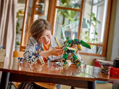 LEGO LEGO® NINJAGO® - 71845 - Lloyd repülővé alakítható robotja, 9–11 év gyerekjáték