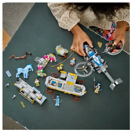 LEGO 75573 Avatar Lebegő sziklák: helyszín és RDA Samson