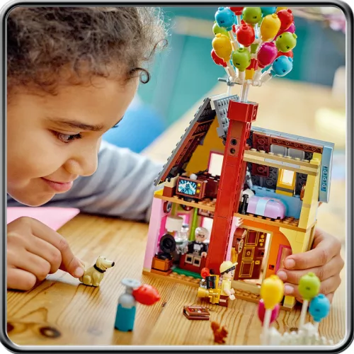 LEGO 43217 Disney Classic Fel! ház, 6–8 év, Többszínű