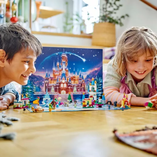 LEGO 43253 Disney Princess Adventi naptár 2024