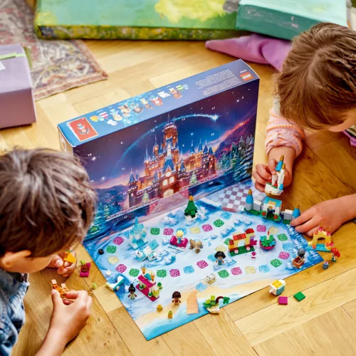 LEGO 43253 Disney Princess Adventi naptár 2024