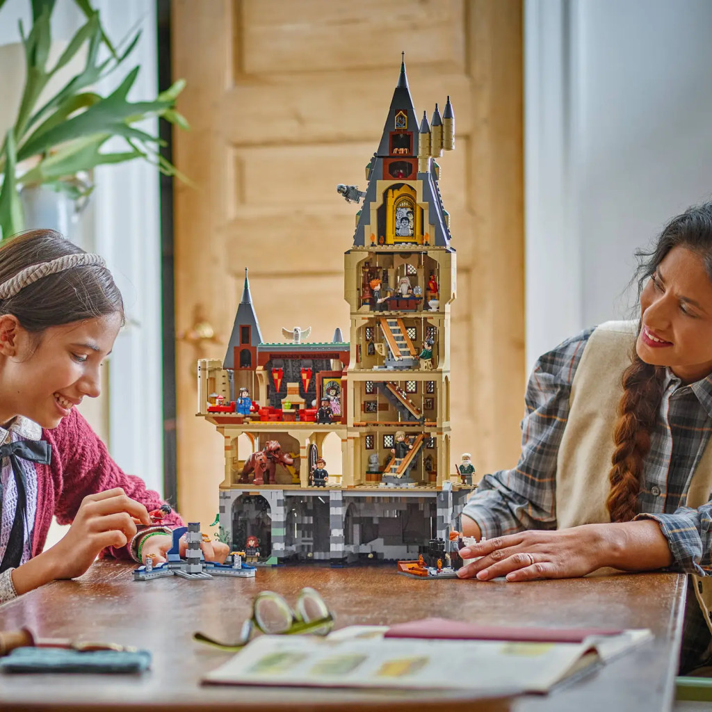 LEGO Harry Potter 76454 Roxfort kastély: A fő torony – alternatív kép 3