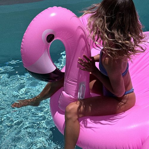 Sunnylife Luxe Ride-On matrac - Rosie the Flamingo Bubblegum Pink – alternatív kép 3