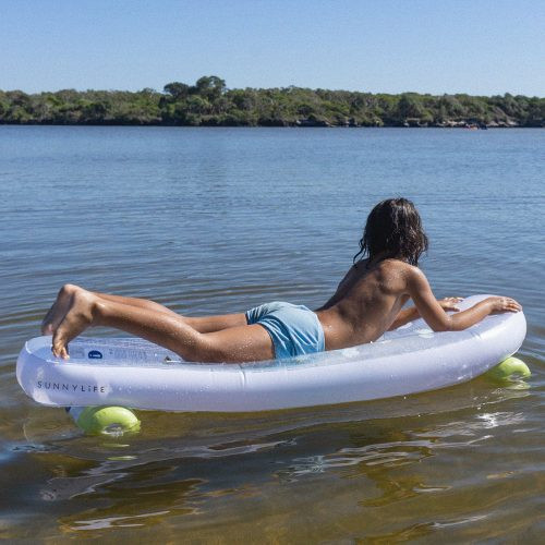 Sunnylife felfújható matrac - The Sea Kids Skateboard Blue-Lime – alternatív kép 1