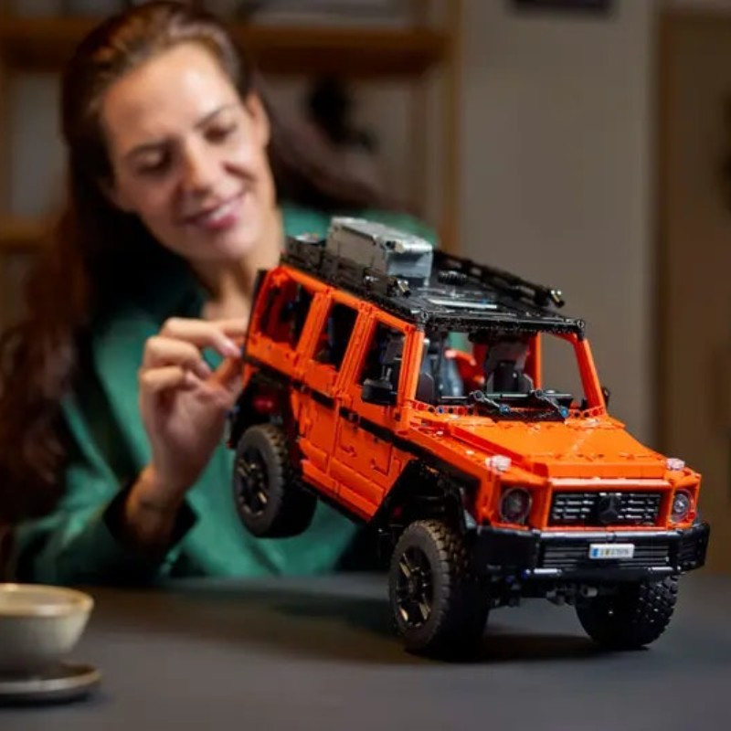 LEGO 42177 Technic Mercedes-Benz G 500 Professional – alternatív kép 3