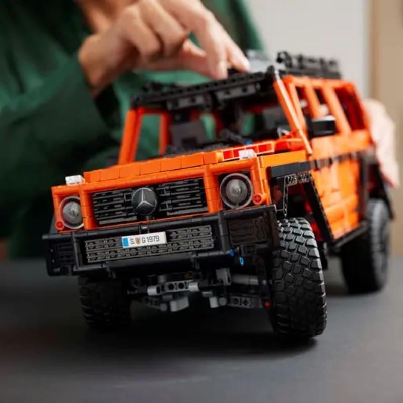 LEGO 42177 Technic Mercedes-Benz G 500 Professional – alternatív kép 5
