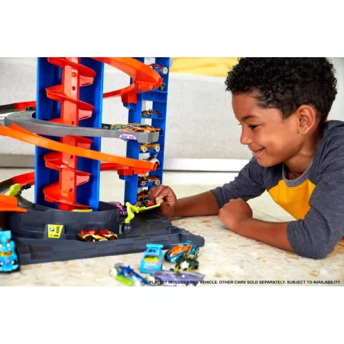Hot Wheels City Mega Garázs pályával és kisautóval, 1:64