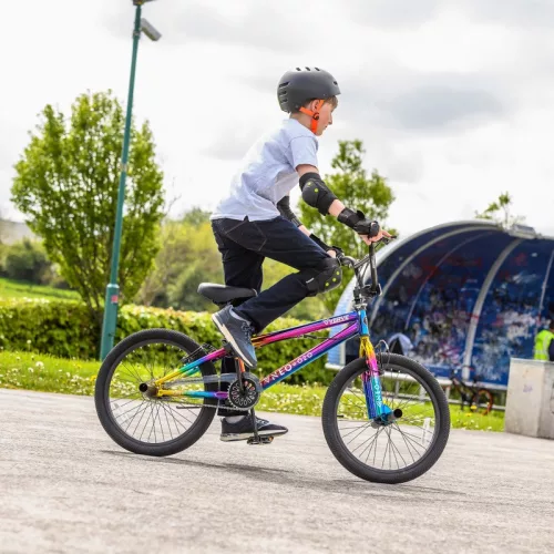 20 colos Verve Neo BMX kerékpár trükközőpecekkel